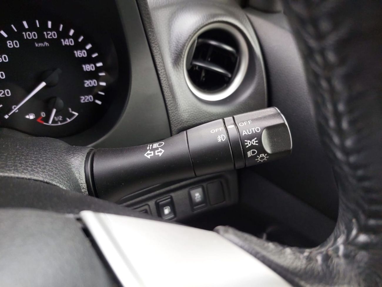 Nissan Navara NISSAN NAVARA PICK UP RHD 2020 MODEL 2.3 L DIESEL AUTOMATIC(PM71719)