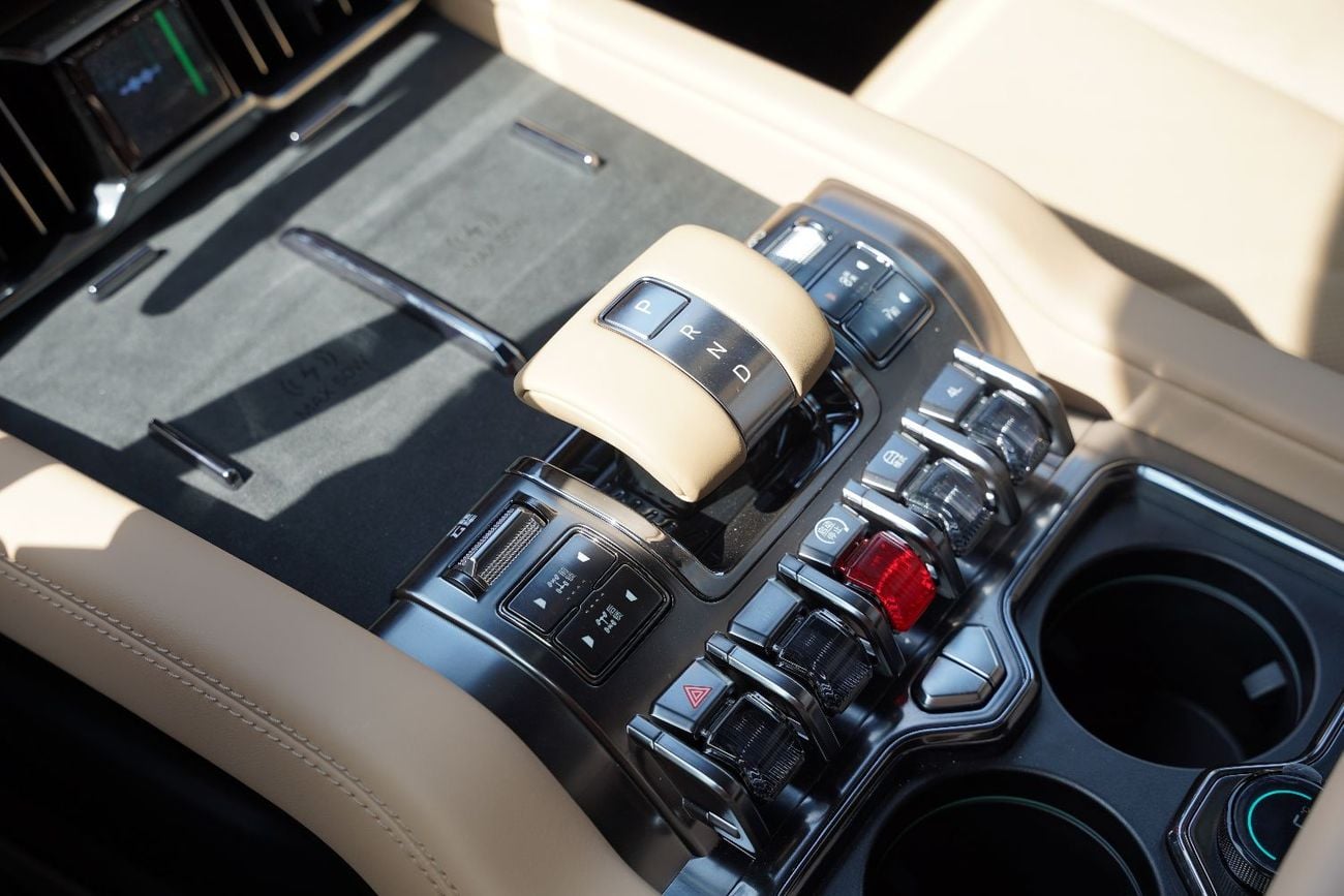 BYD Leopard 8 2025 BYD Leopard 8 with drone plug in Hybrid 2.0L 7 seater 0KM