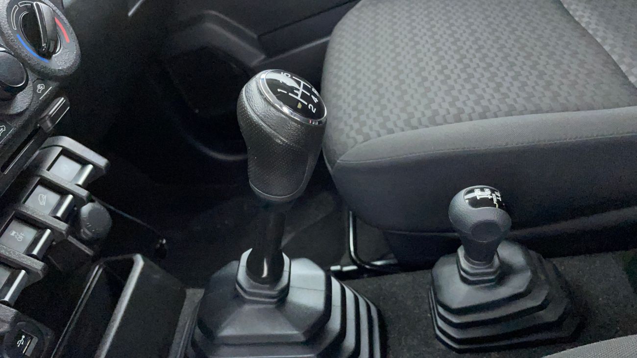 سوزوكي جيمني GL M/T 1.5 | بدون دفعة مقدمة | اختبار قيادة مجاني للمنزل