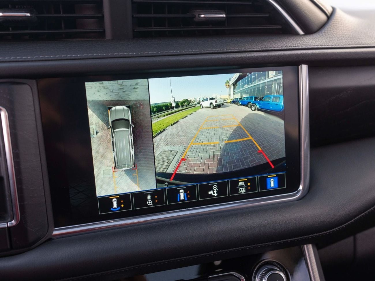 GMC Yukon Denali 6.2L (8 Seater)