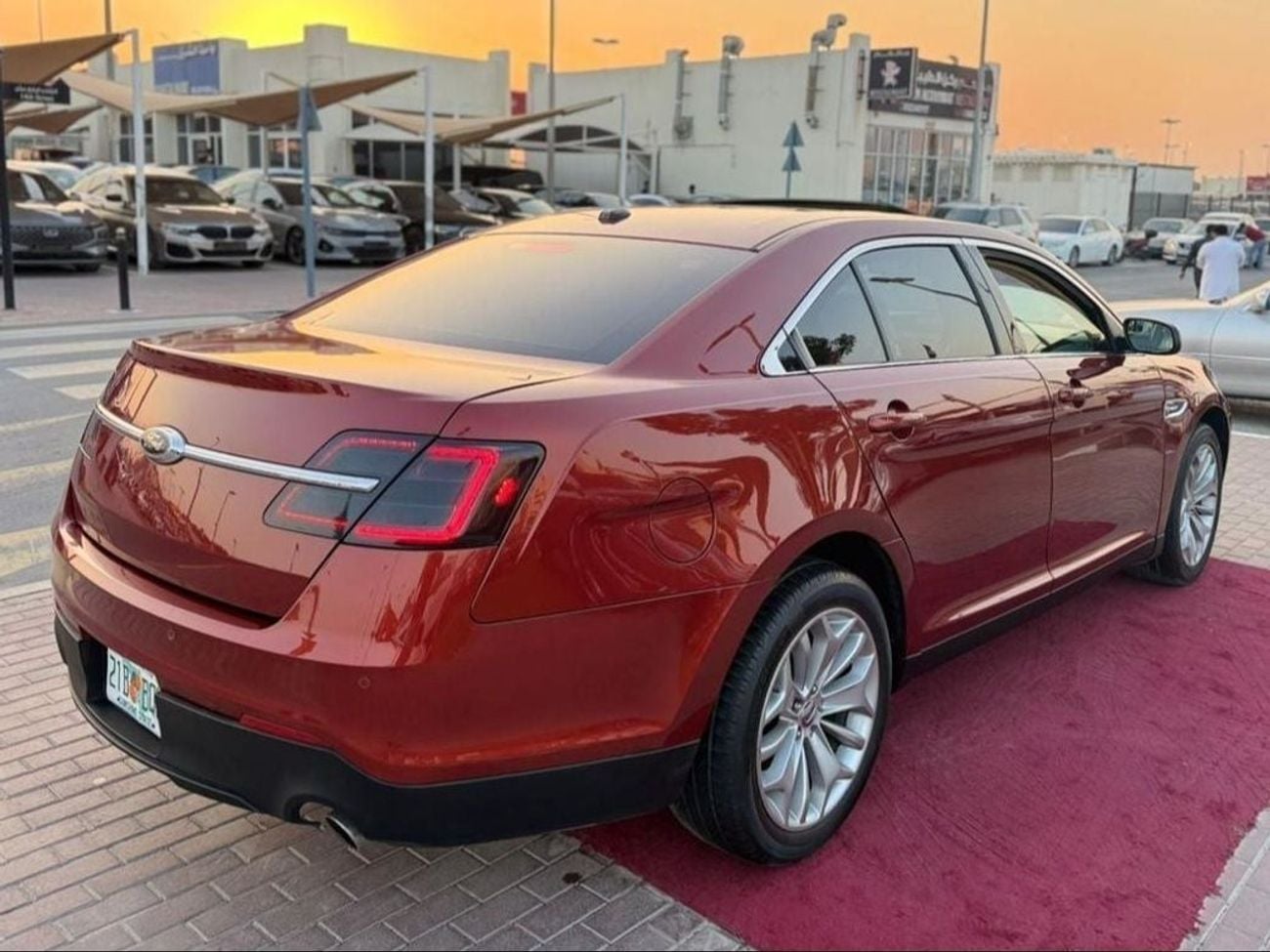 فورد توروس LTD LOW Mileage  good comdtion