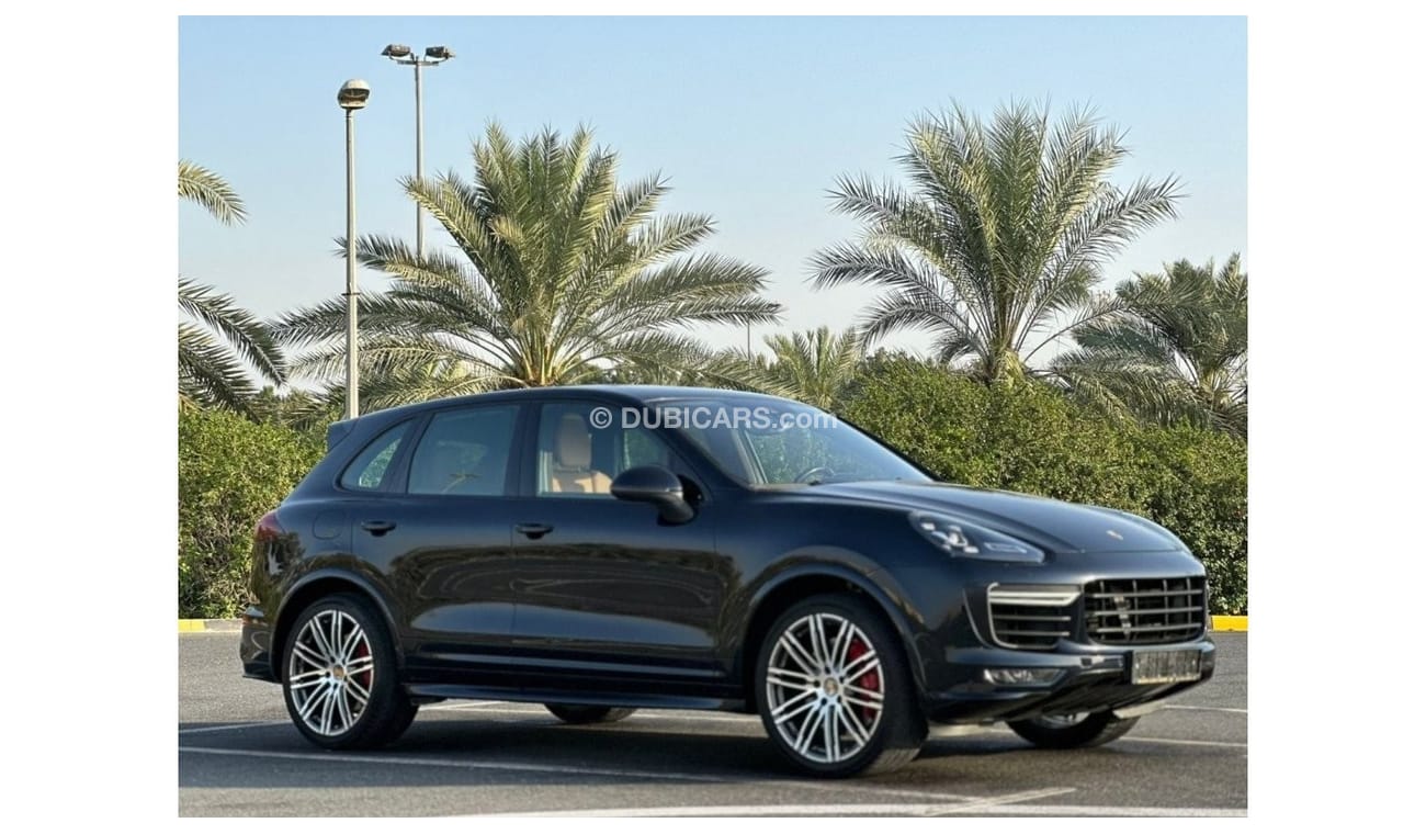 Used Porsche Cayenne GTS 2016 for sale in Dubai 630945