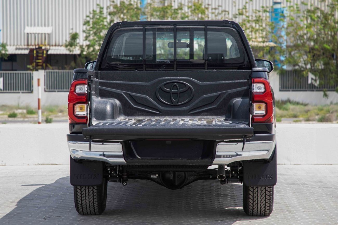 Toyota Hilux 2024 Toyota Hilux 4X4 DC 2.7 HI - Attitude Black inside Black