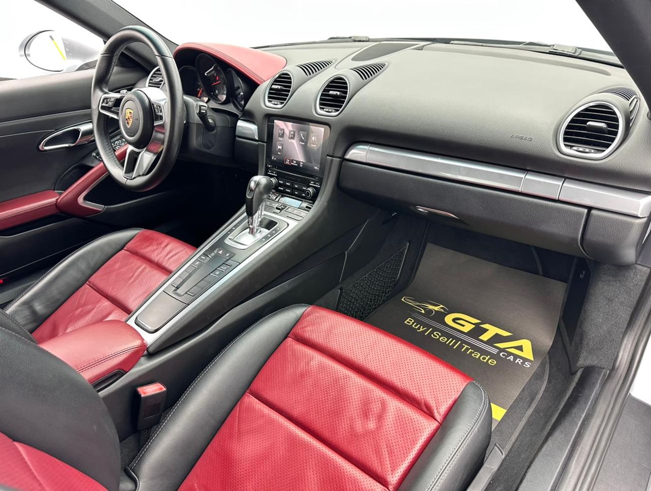 بورش كايمان 718 2017 Porsche 718 Cayman, Service History, Super Clean, Excellent Condition, GCC