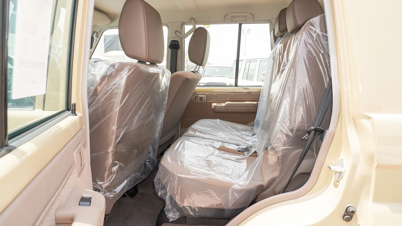 Toyota Land Cruiser 70 LC76 STD LX 4.0L M/T