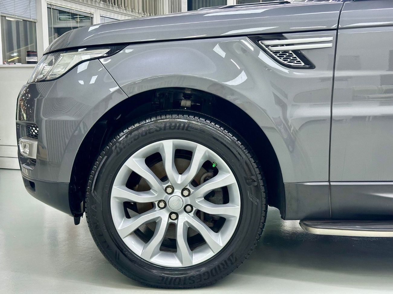 Land Rover Range Rover Sport HSE 3.0L (340 HP)