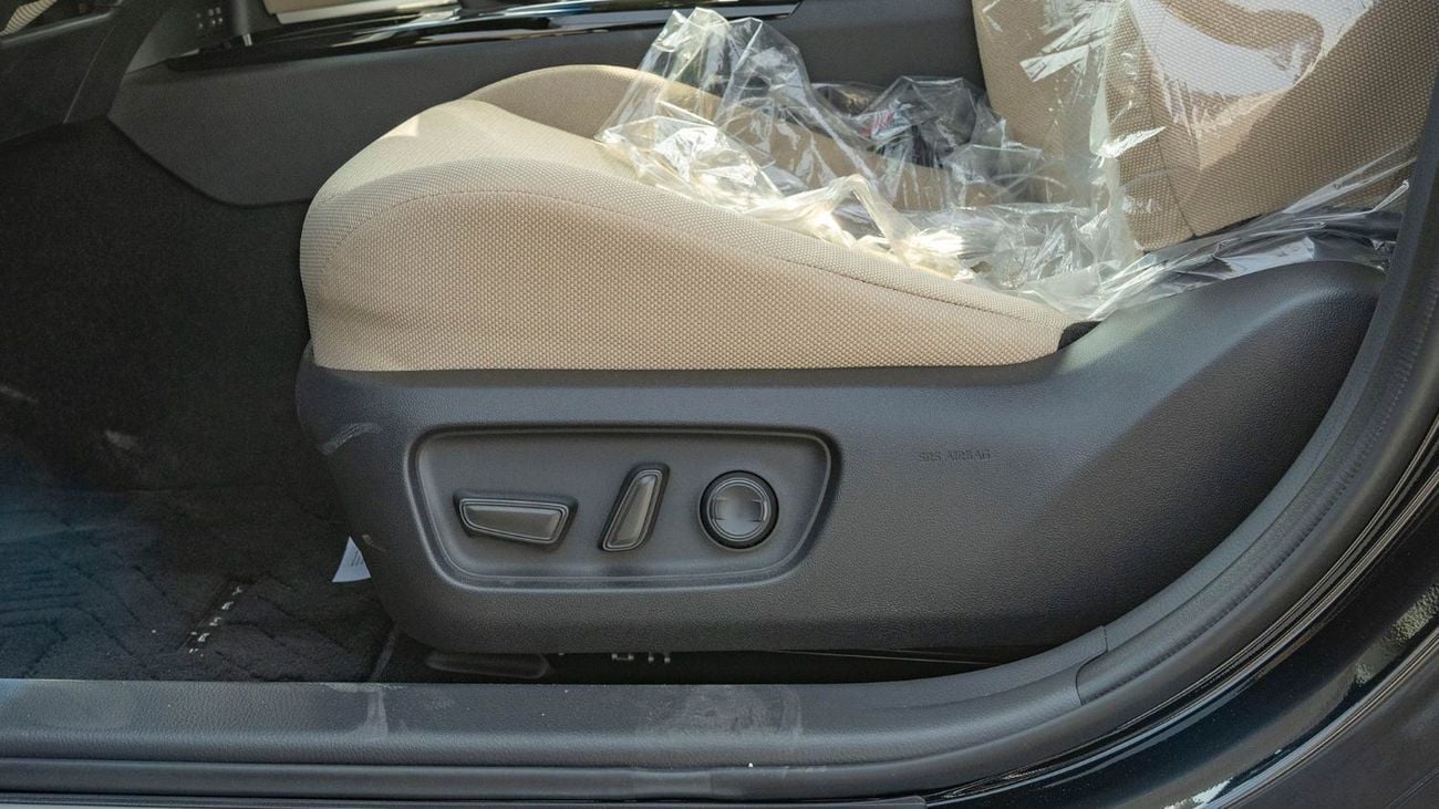 تويوتا كامري 2025 Toyota Camry LE facelift 2.5L Petrol AT with Sunroof - GCC (Export price)