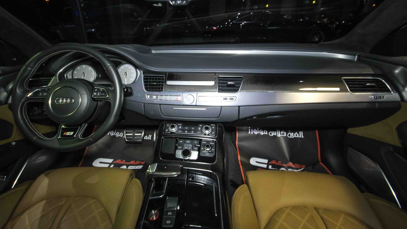 Audi S8