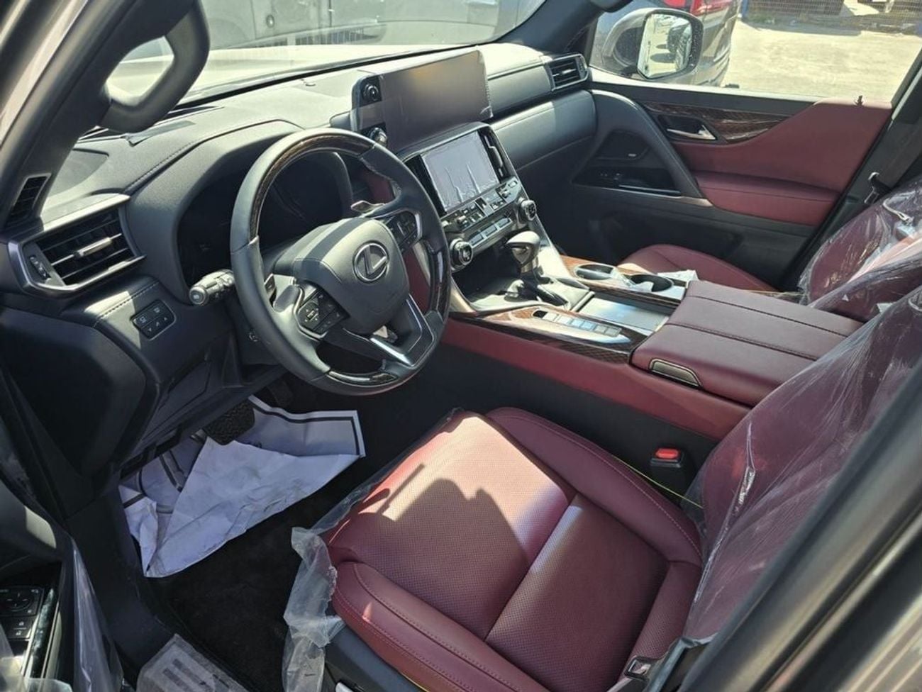لكزس LX 600 3.5L SIGNATURE PETROL A/T FULL OPTION 7 SEATER