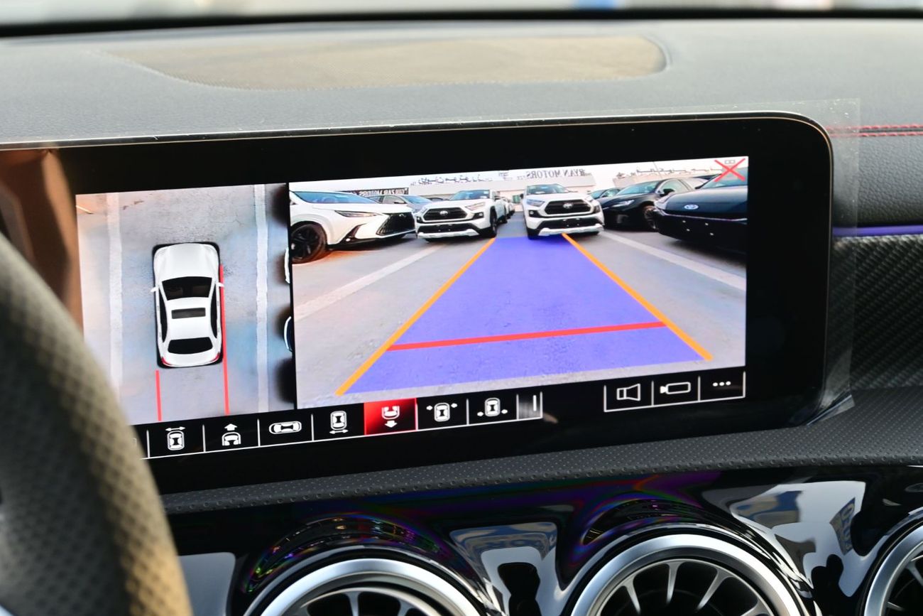 مرسيدس بنز A 200 Mercedes-Benz A200L 1.3L Turbo Petrol, Model 2025 Color White