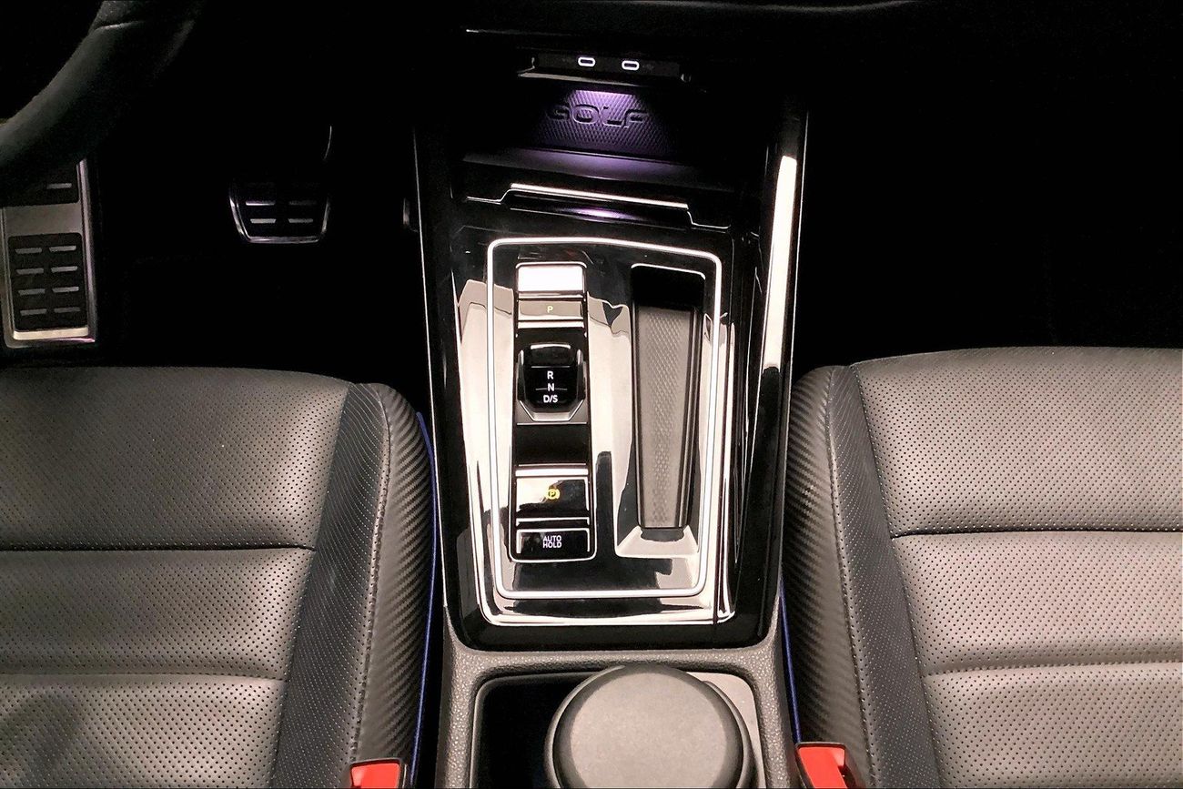 فولكس واجن جولف R | National Day Celebration | شامل الضمان | 0 ﺪﻔﻋﺓ ﺃﻮﻟﻯ