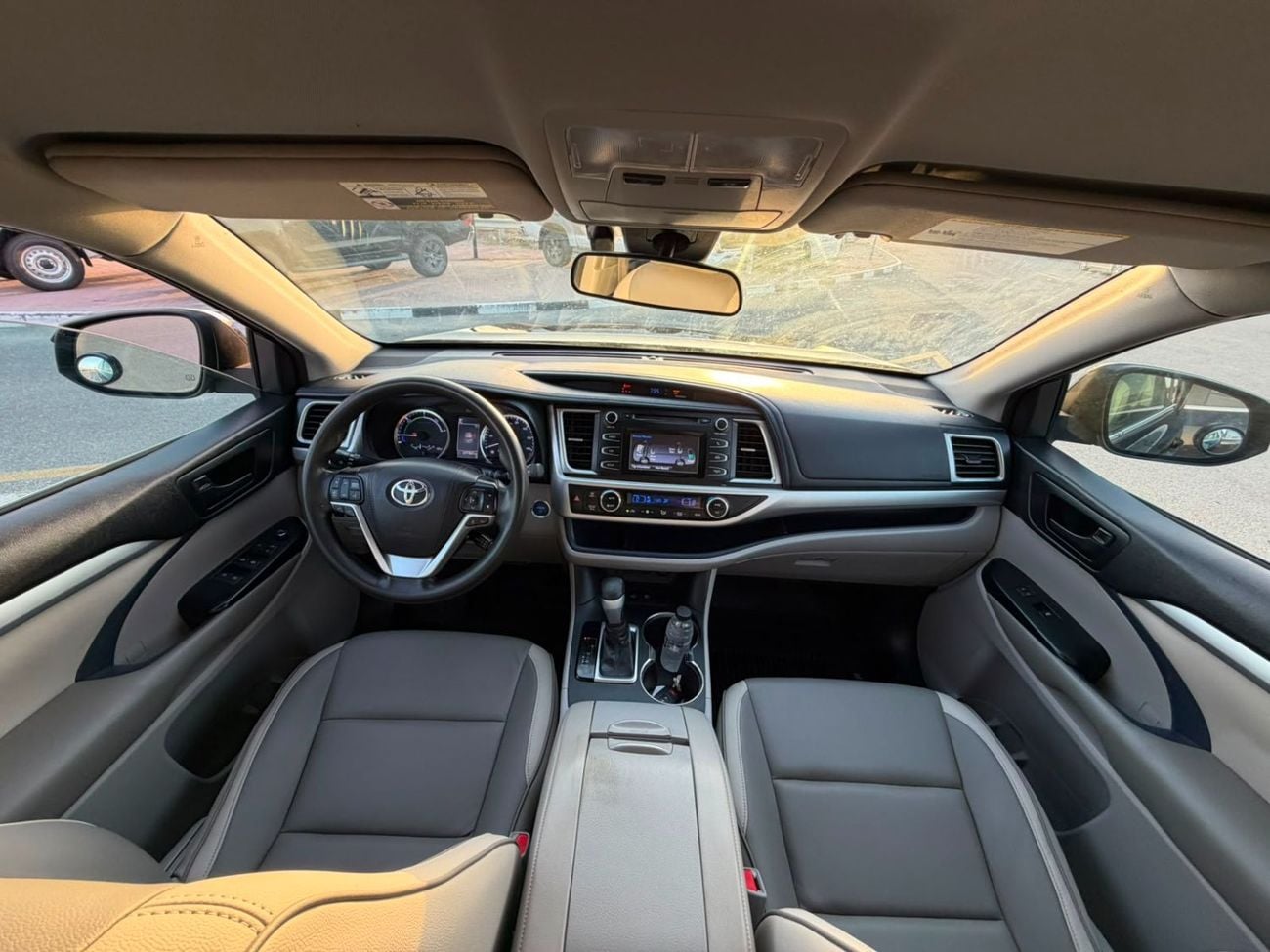 تويوتا هايلاندر 2017 Toyota Highlander Hybrid  -3.5L V6-AWD 4x4 - Leather seat-Rear Camera -