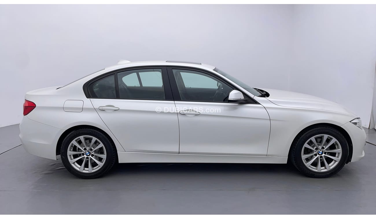 بي أم دبليو 318i EXCLUSIVE 1.5 | بدون دفعة مقدمة | اختبار قيادة مجاني للمنزل