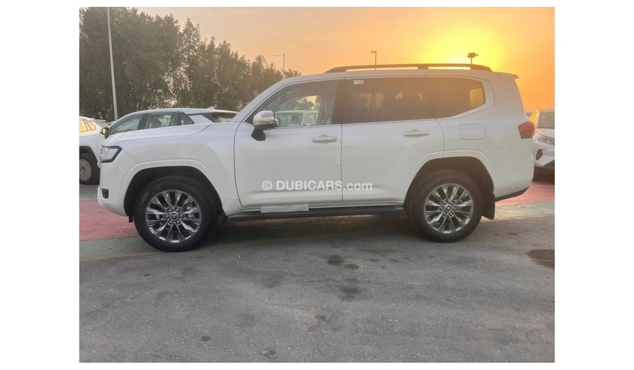 تويوتا لاند كروزر Toyota Land Cruiser VX 2022 Model 3.5L Petrol  White  Color