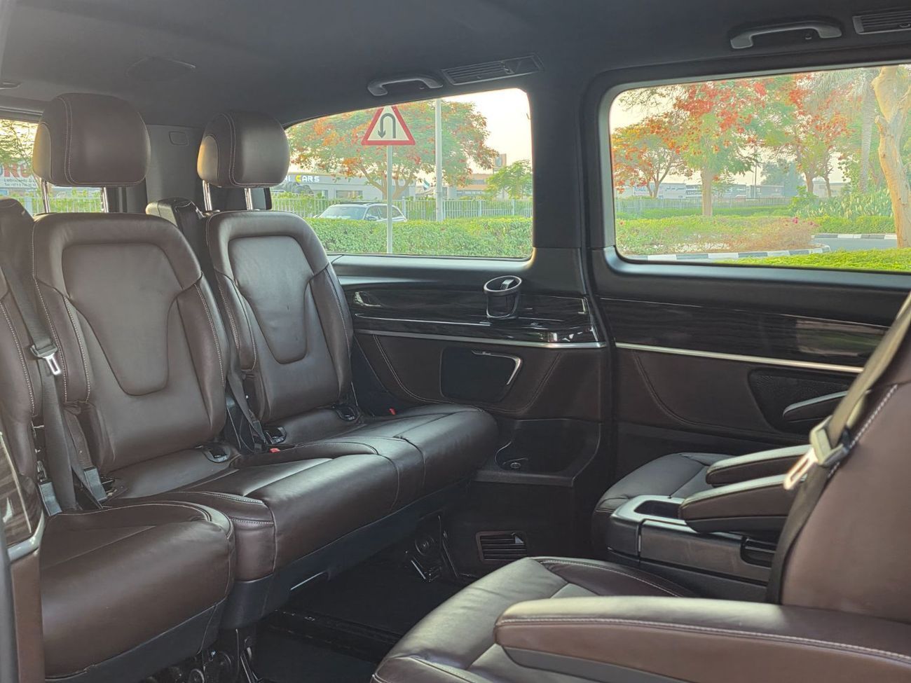 Mercedes-Benz V 250 gcc specs