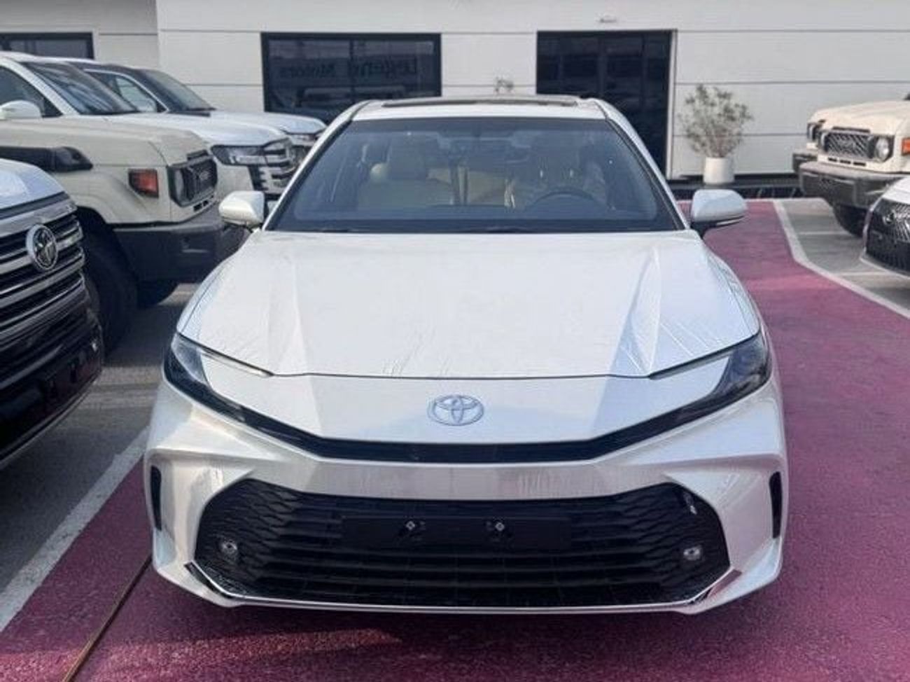 Toyota Camry GLE Toyota Camry GLE EV 2.5L Hybrid 2026 GCC specs (FOR EXPORT ONLY)