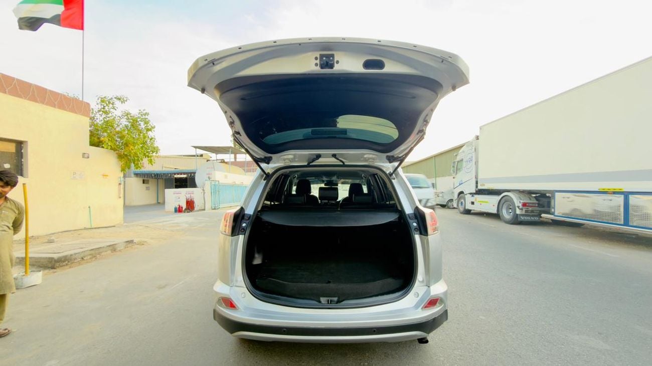 Toyota RAV4 AWD | BACK CAMERA | 2.5L PETROL ENGINE | AUTOMATIC TRANSMISSION | 2018 | RHD