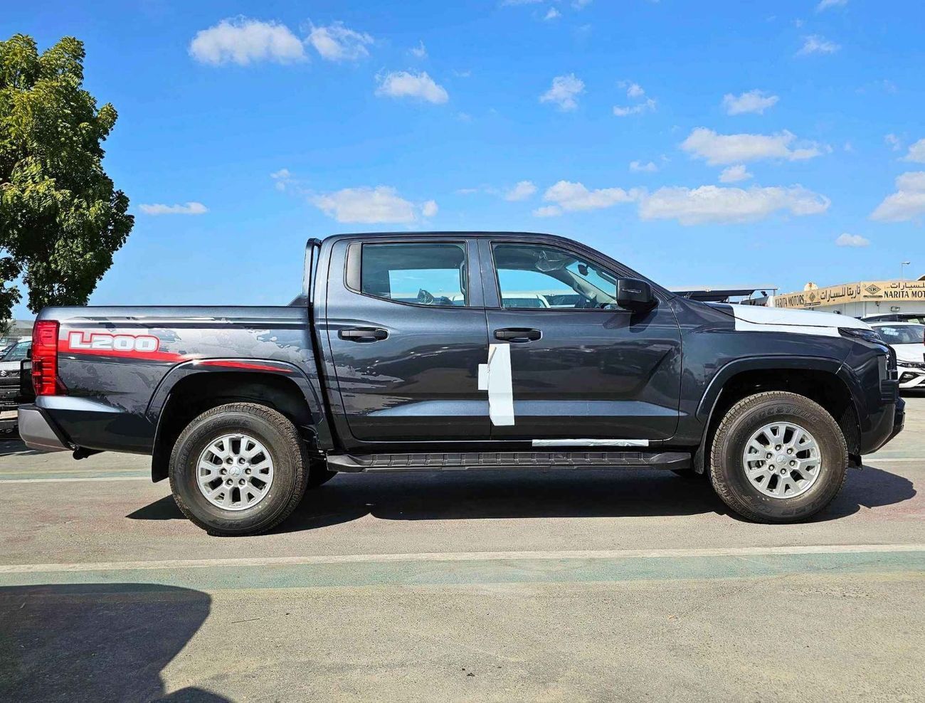 Mitsubishi L200 GLX 2.4L PETROL / M/T / SIDE STICKER / 4WD / CODE # 68099