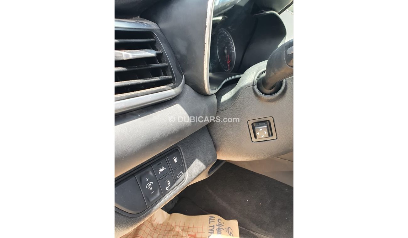 هيونداي جينيسس وارد كوريا