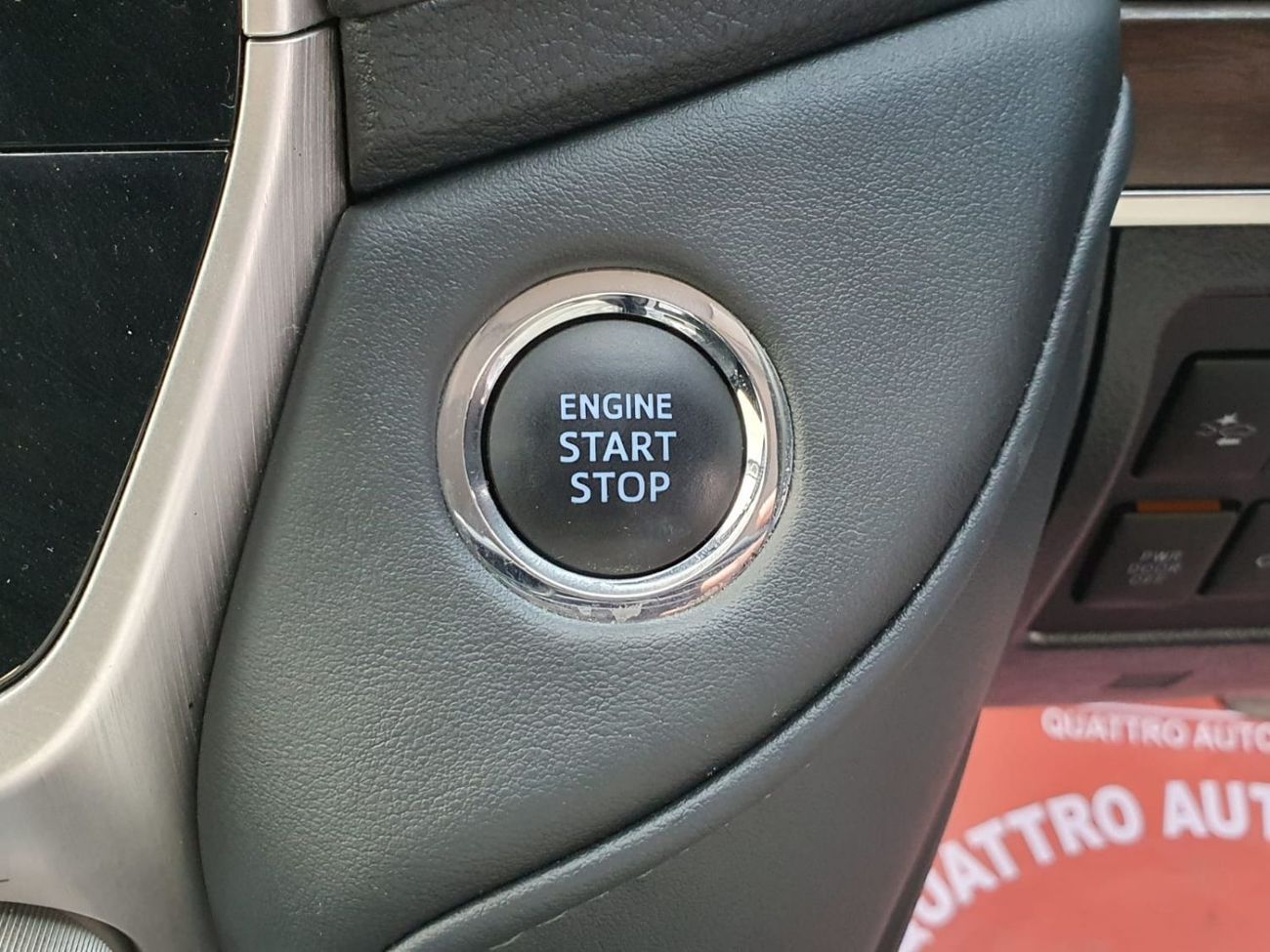 تويوتا لاند كروزر DIESEL SAHARA 4.5 LITER ,2019 MODEL ,GREY COLOR ,RIGHT HAND DRIVE