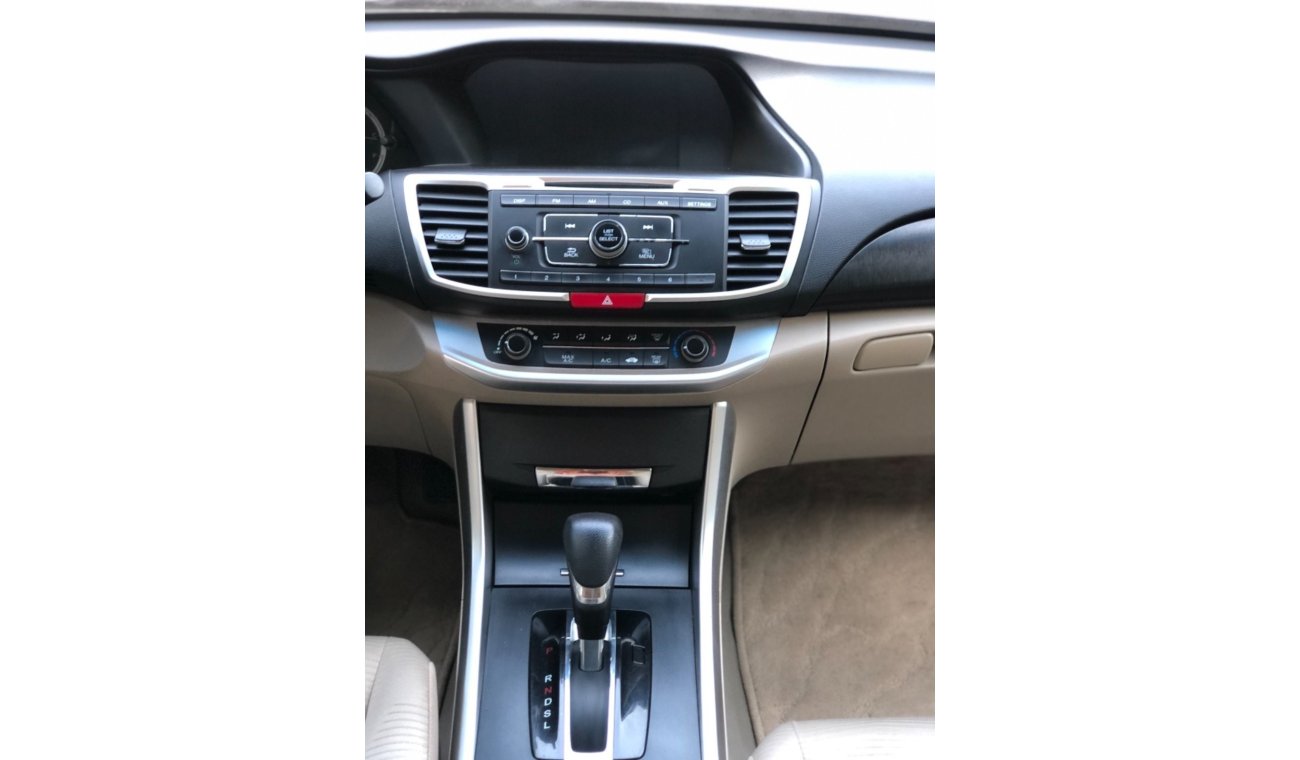 Honda Accord Model 2015 GCC CAR PERFECT CONDITION INSIDE AND OUTSIDE  2 keys navigation sensors sensors steering 