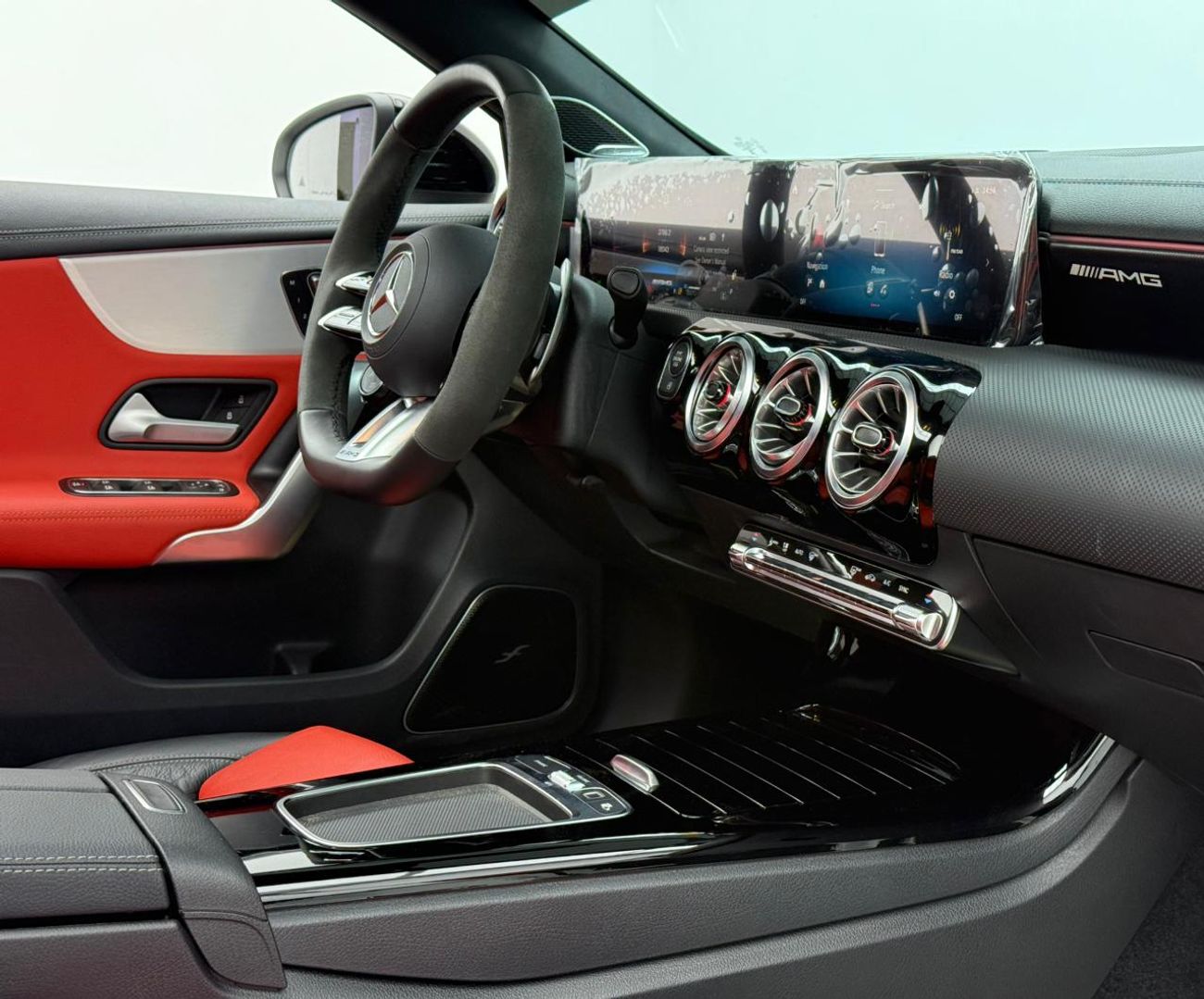 مرسيدس بنز A 45 S AMG 4MATIC+ 2025 Mercedes-Benz A45 S AMG ,EMC Warranty+Service Contract ,GCC