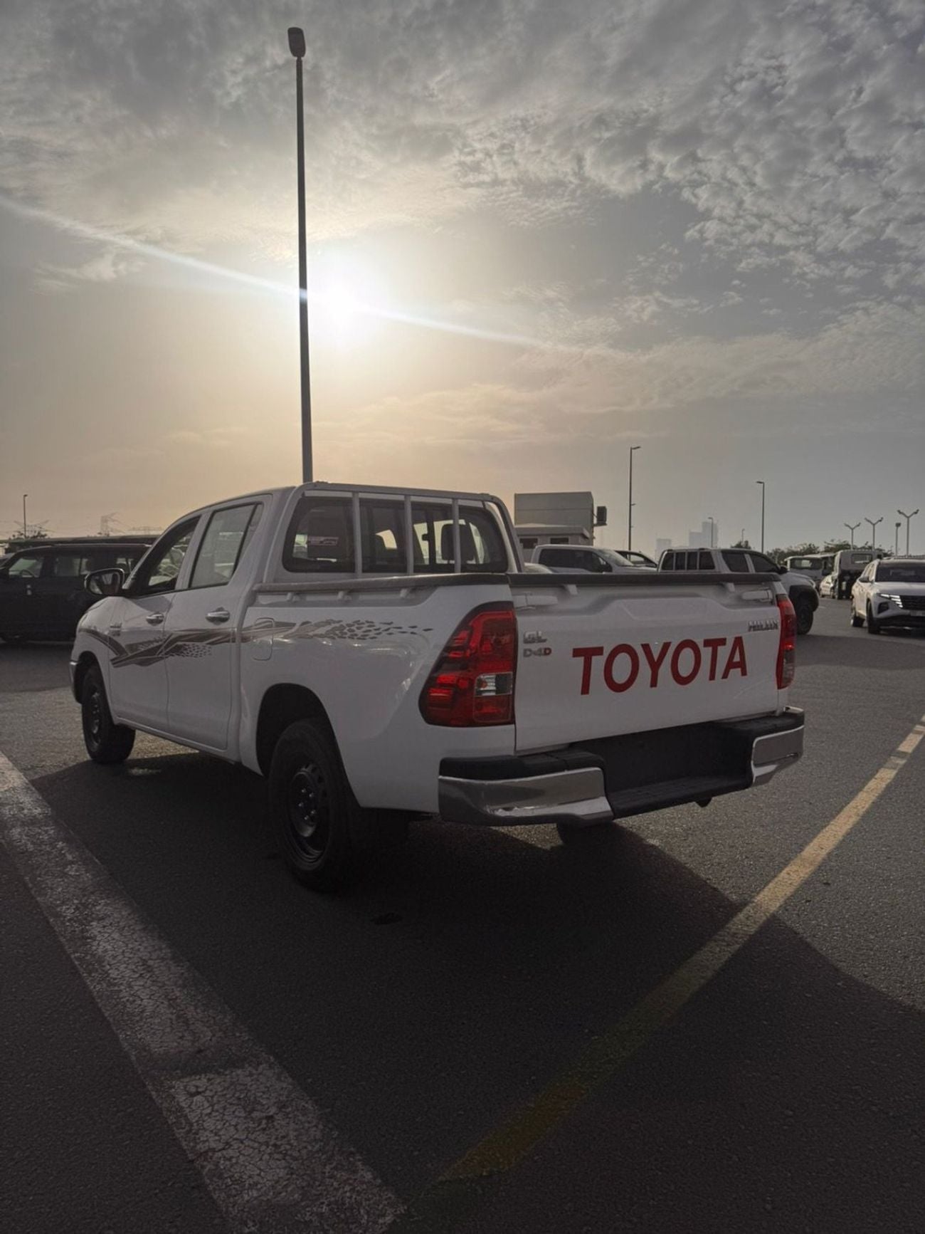 تويوتا هيلوكس TOYOTA HILUX 2.4L DIESEL D/C 2026 MODEL GCC SPECS EXPORT PRICE