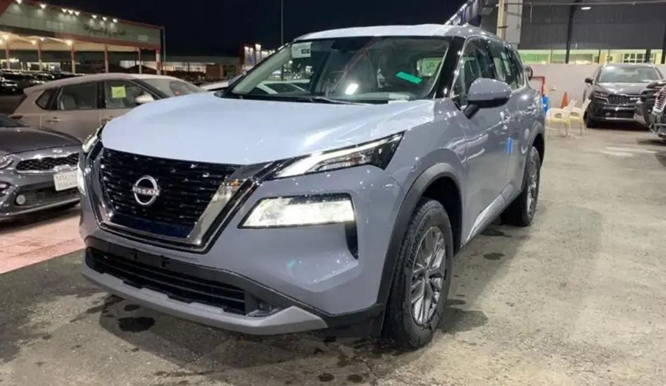 نيسان إكس تريل 2500 cc 4 cylinder gasoline engine Automatic