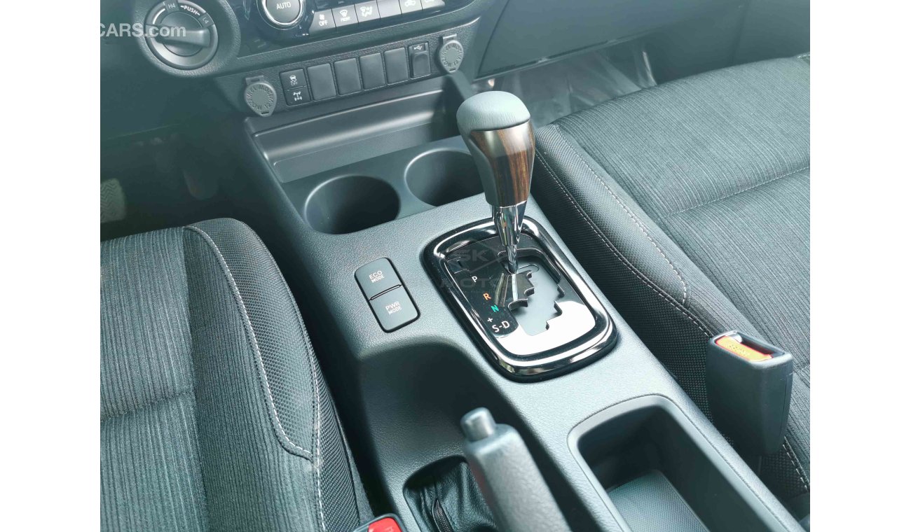 تويوتا هيلوكس 4.0L Petrol, 18" Rims, Fabric Seats, LED Headlights, Traction Control, DVD-USB (CODE # THAD06)