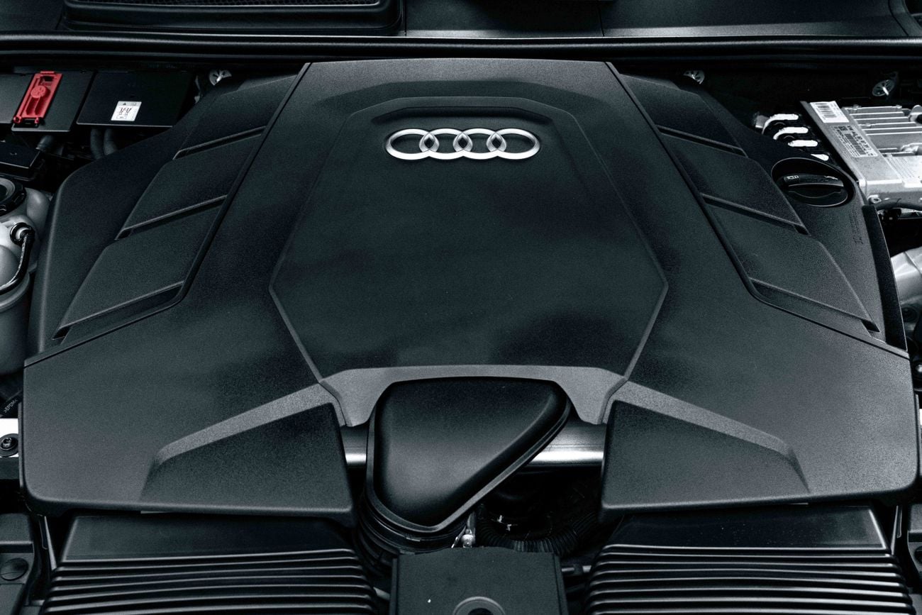 أودي Q8 Q8 S-Line | 3,134 P.M | 0% Downpayment | Immaculate Condition!