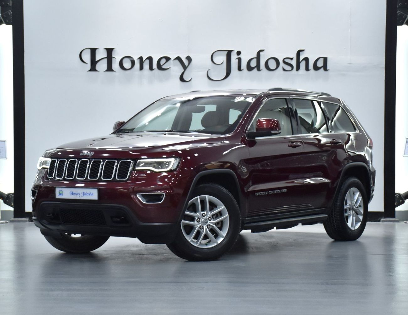 Jeep Grand Cherokee EXCELLENT DEAL for our Jeep Grand Cherokee 4WD ( 2017 Model ) in Burgundy Color GCC Specs