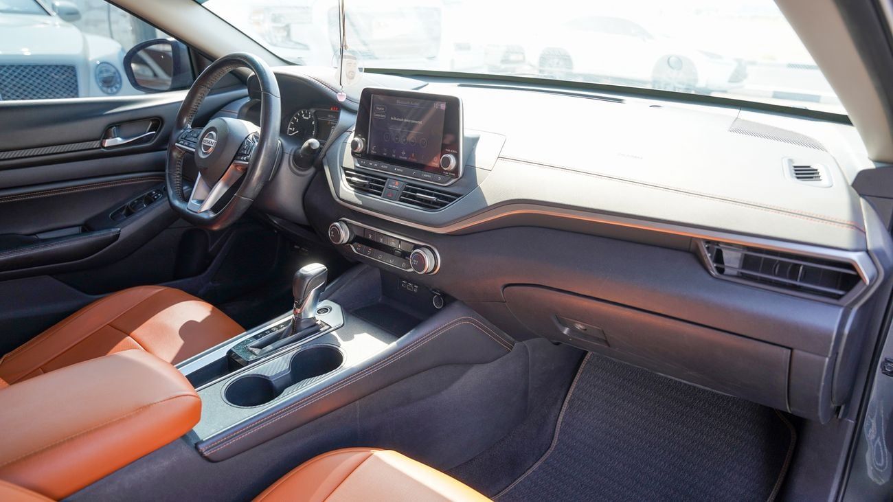 نيسان ألتيما