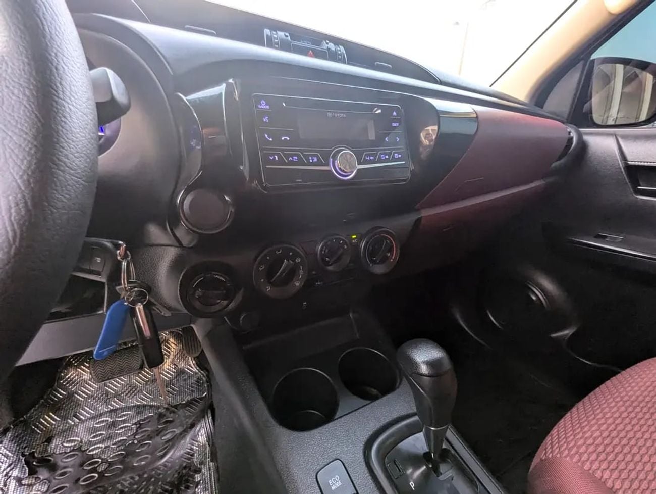 Toyota Hilux GCC Specs | 2.4L Diesel | 4x4 | Excellent Condition