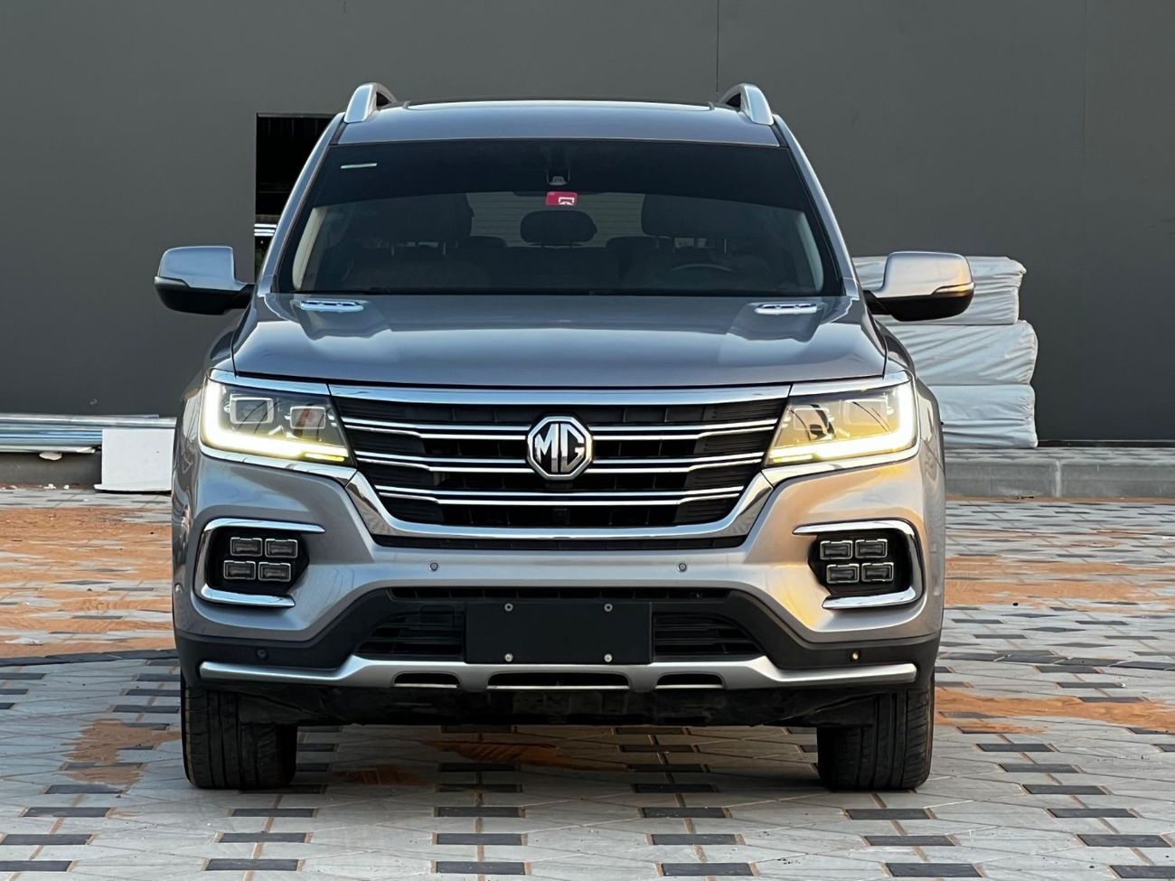 أم جي RX8 لاكجري