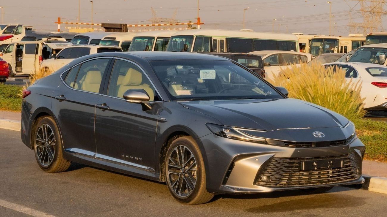 Toyota Camry 2025 Toyota Camry LE 2.5L AT Hybrid (Gray)