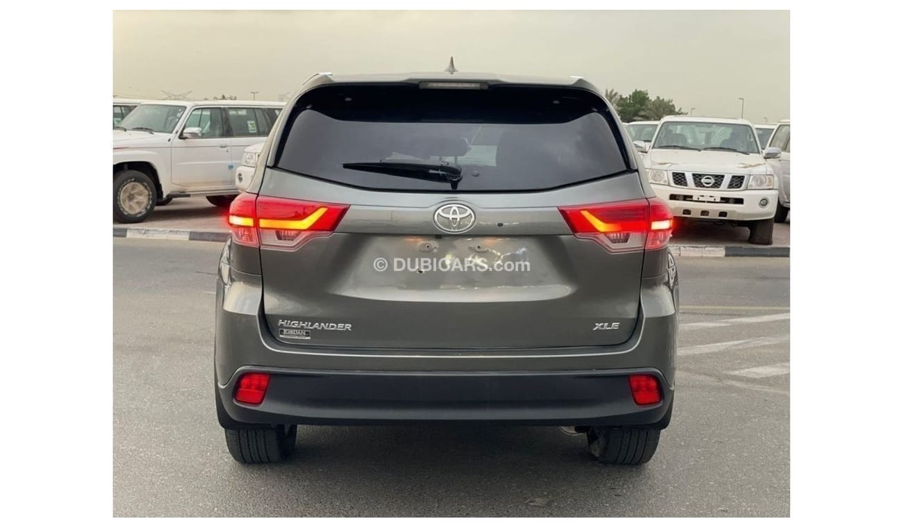 تويوتا هايلاندر 2019 Toyota Highlander XLE AWD 4X4 3.5L V6 - FULL OPTION  - UAE PASS