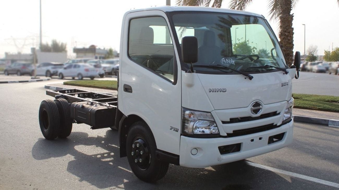 هينو 300 XZU 710L Wide Cab 4x2 – 6.5 Ton