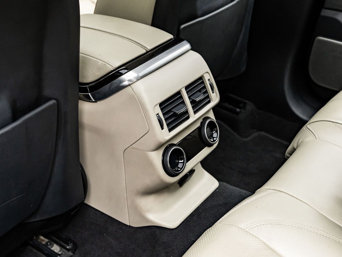 Land Rover Range Rover Velar P250 R-Dynamic SE 2.0L 2021 Range Rover Velar P250 SE R-Dynamic, 2026 Land Rover Warranty, Service H