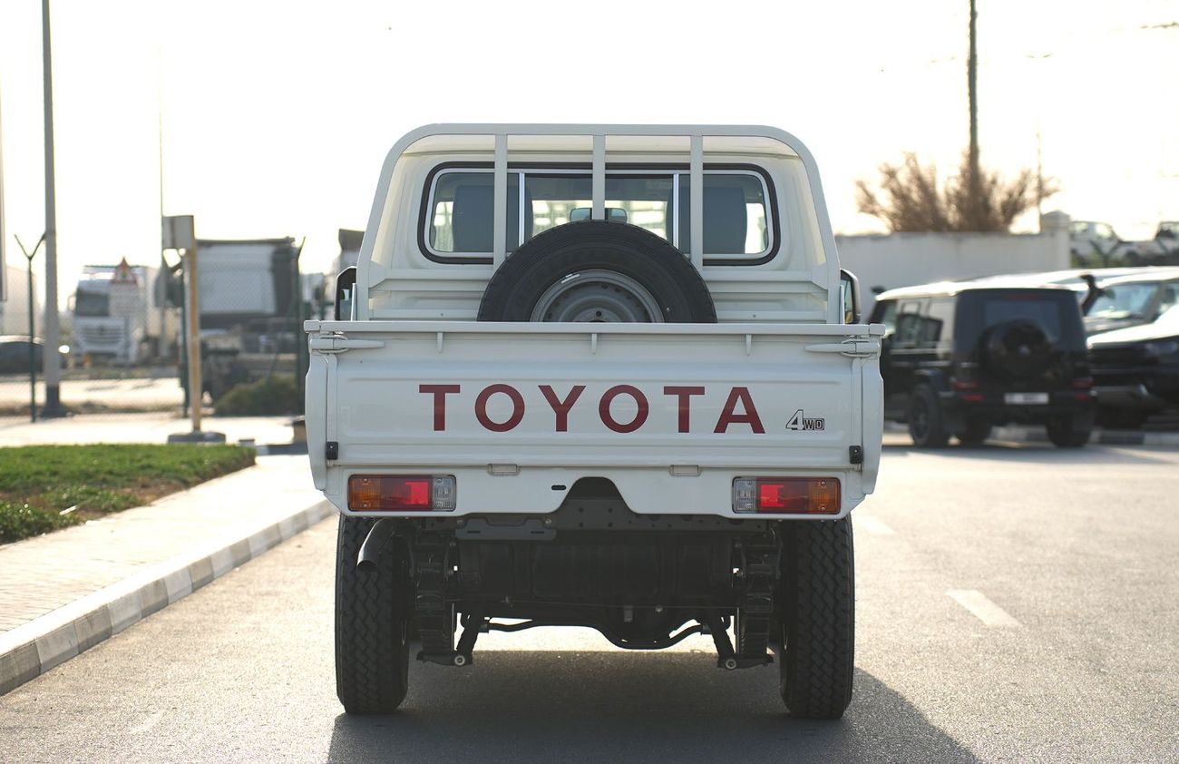 Toyota Land Cruiser Pick Up LC79 DSL DC 4.2L MT/TEVT4 Basic