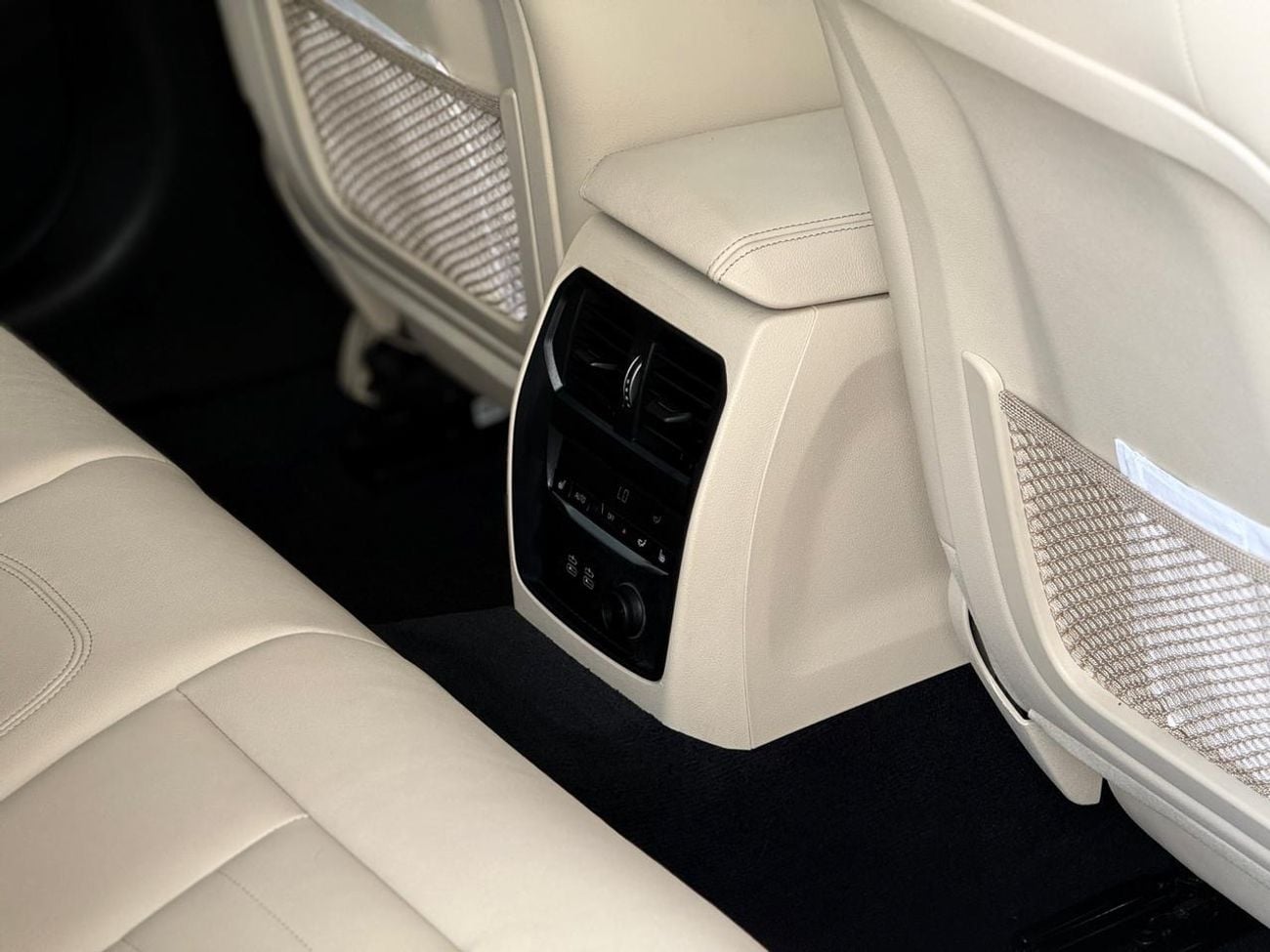 بي أم دبليو 320 Exclusive 2.0L