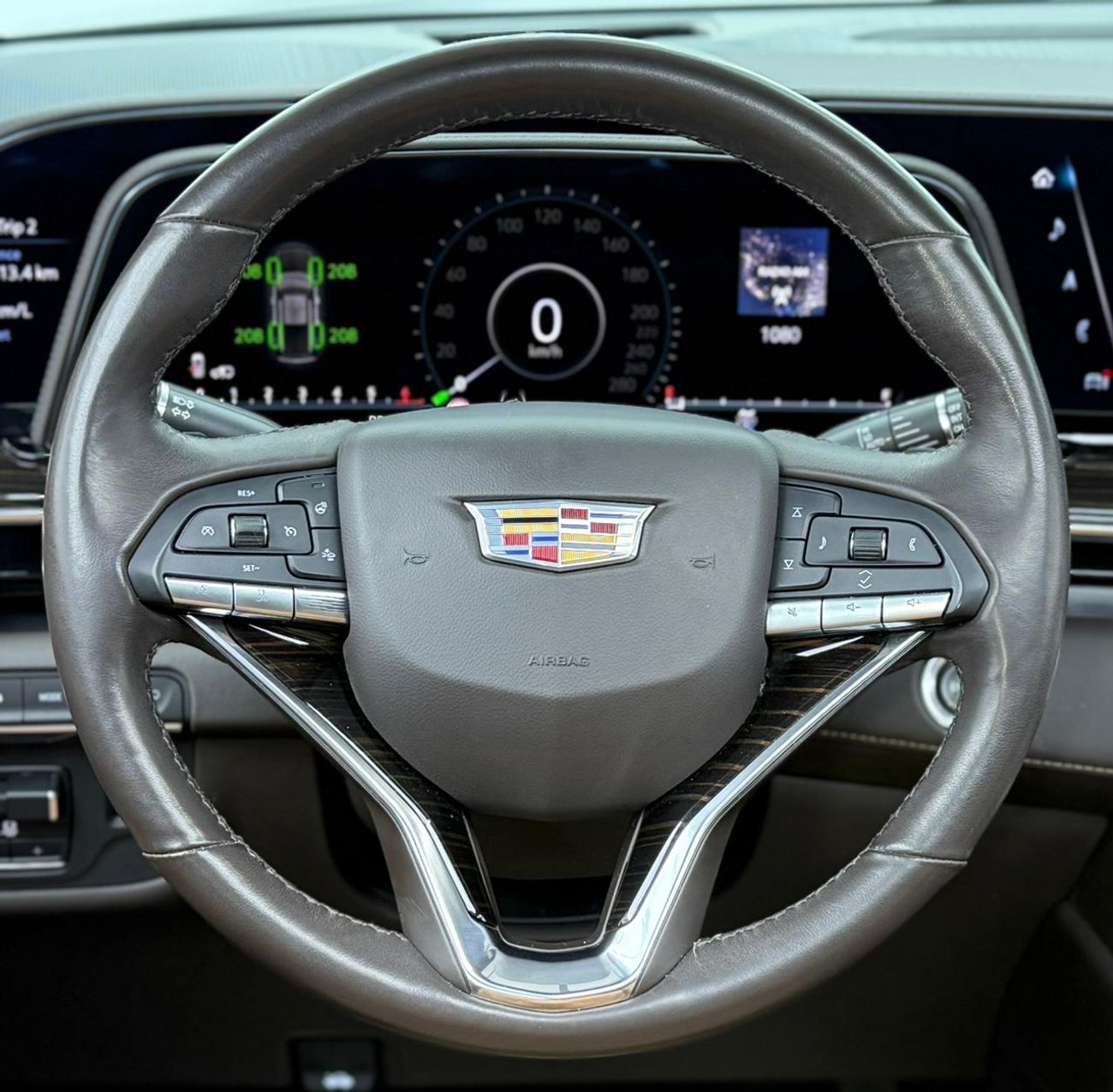 كاديلاك إسكالاد 2022 Cadillac Escalade ESV Platinum, Oct/2026 Cadillac Warranty, Oct/2027 Cadillac Service Contract,