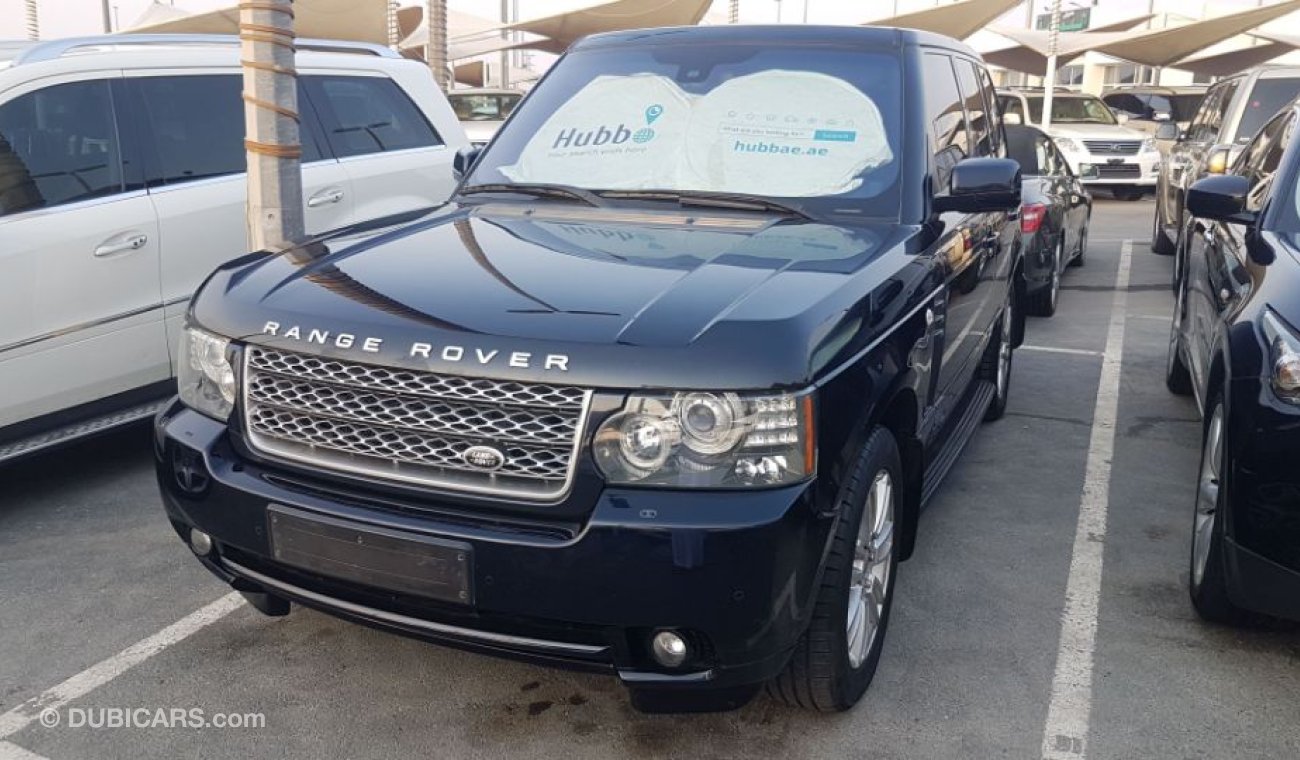 Land Rover Range Rover Vogue HSE Range Rover Vogue HSE 2010 GCC in excellent condition full service