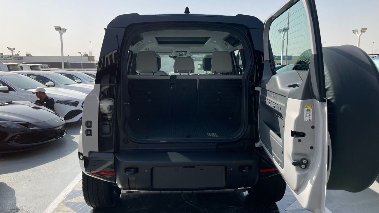 Land Rover Defender 2026 Land Rover Defender P400 110 HSE