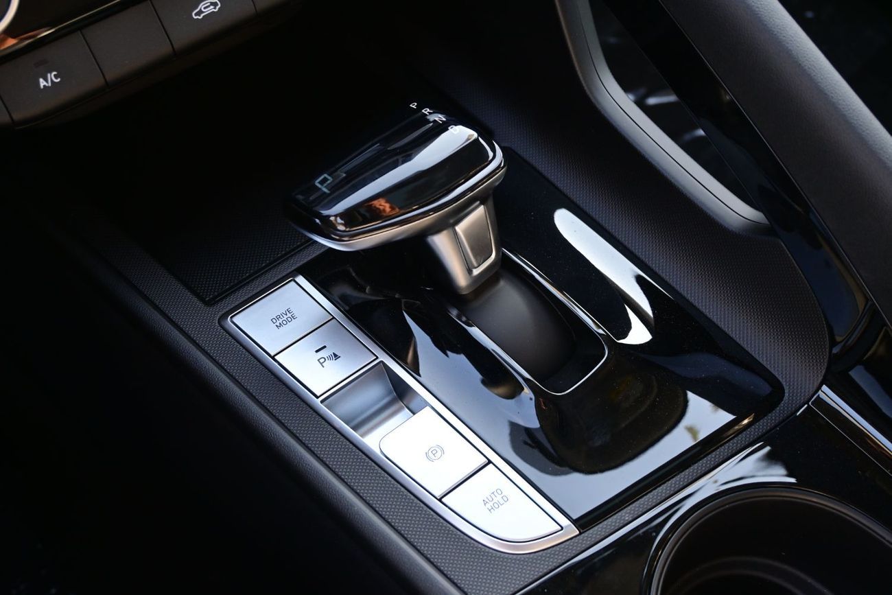 Hyundai Elantra Hyundai Elantra 1.5L Petrol, Model 2025, Color Grey