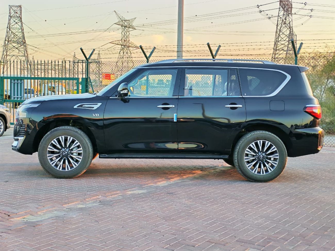 نيسان باترول 2024 Nissan Patrol LE Platinum (Full-Option) 5.6L V8 Petrol A/T 4WD Export Only