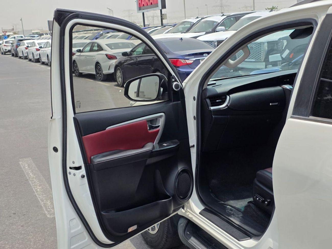 Toyota Fortuner diesel 2,8 liter right hand drive leather power seats with back camera