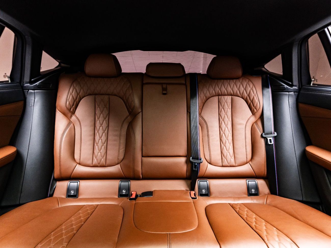 BMW X6 40i M Sport 3.0L 2024 BMW X6 xDrive40i, 2028 BMW Warranty + Service Contract, Low KMs, GCC