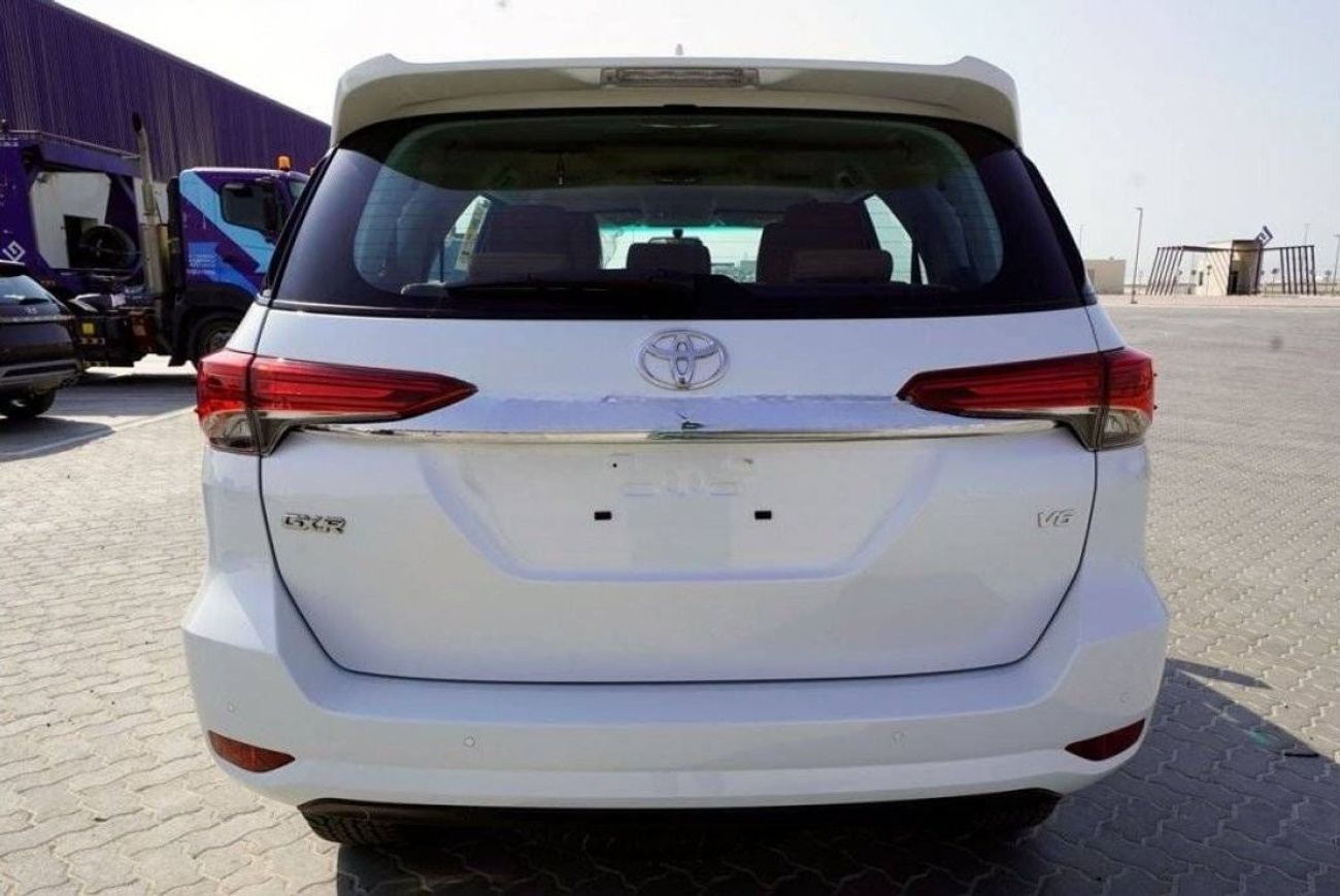 تويوتا فورتونر Toyota Fortuner 4.0L Petrol 2024