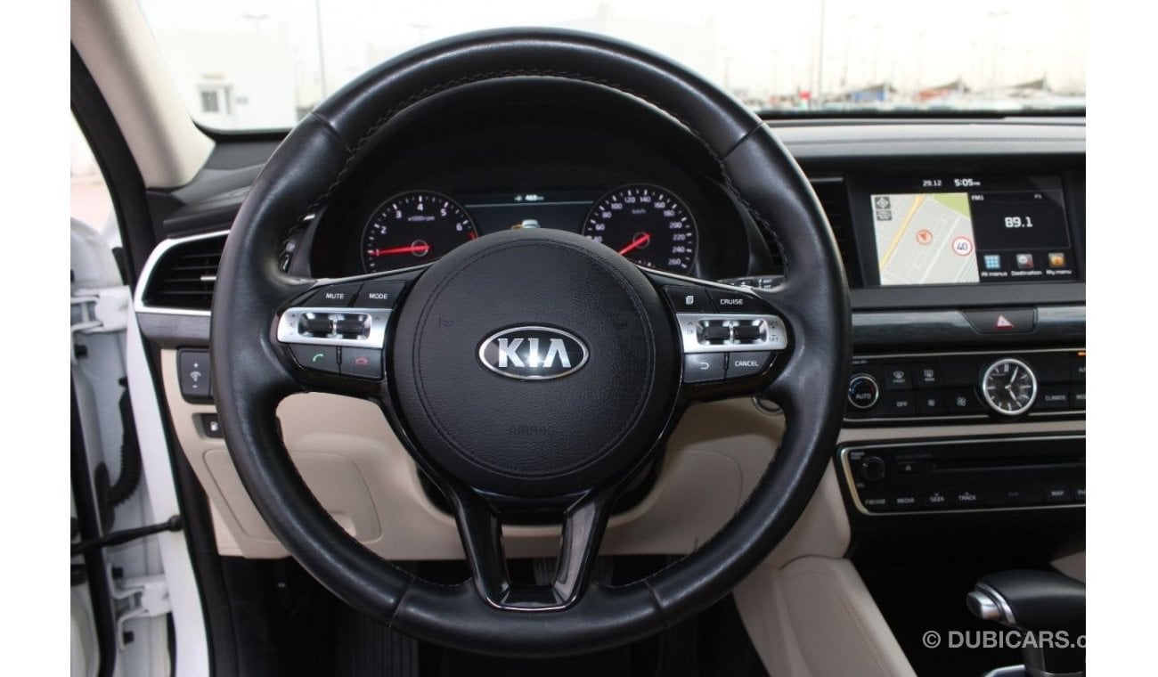 Kia Cadenza Kia Cadenza 2018 full GCC, without paint, without accidents, very clean from inside and outside