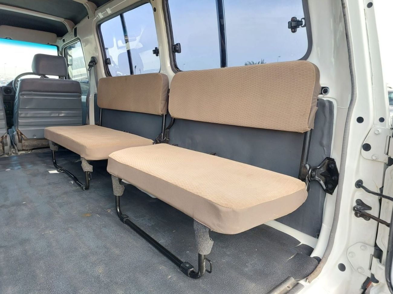 Toyota Land Cruiser TOYOTA LAND CRUISER HARDTOP SUV RHD 1998 MODEL 4.2 L DIESEL MANUAL(PM16921)